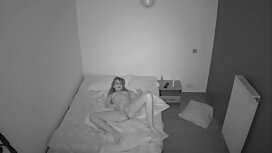 الأم وابنتها السكس ا ...