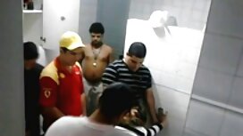 أمي في حوض استحمام س ...